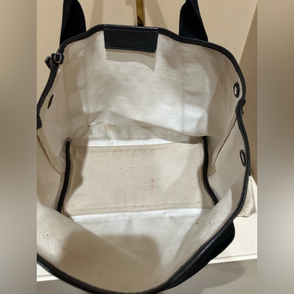 Balenciaga Cabas Black Tote w/pouch - Picture 8 of 14
